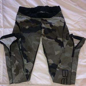 Better Bodies camo leggings
